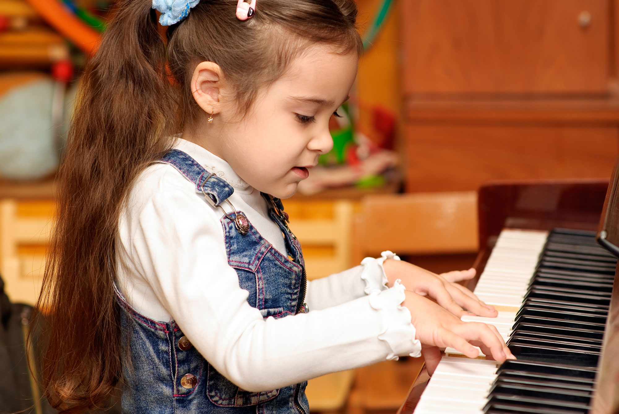 Музыка для малышей за 5 минут. Музыкальная одаренность детей. Занятие в музыкальной школе. Занятия в детской музыкальной школе. Дети в музыкальной школе.